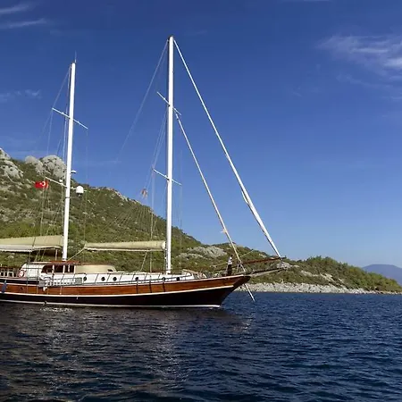 Bateau-hôtel Barbaros Yachting Luxury Private Gulet 5 Cabins